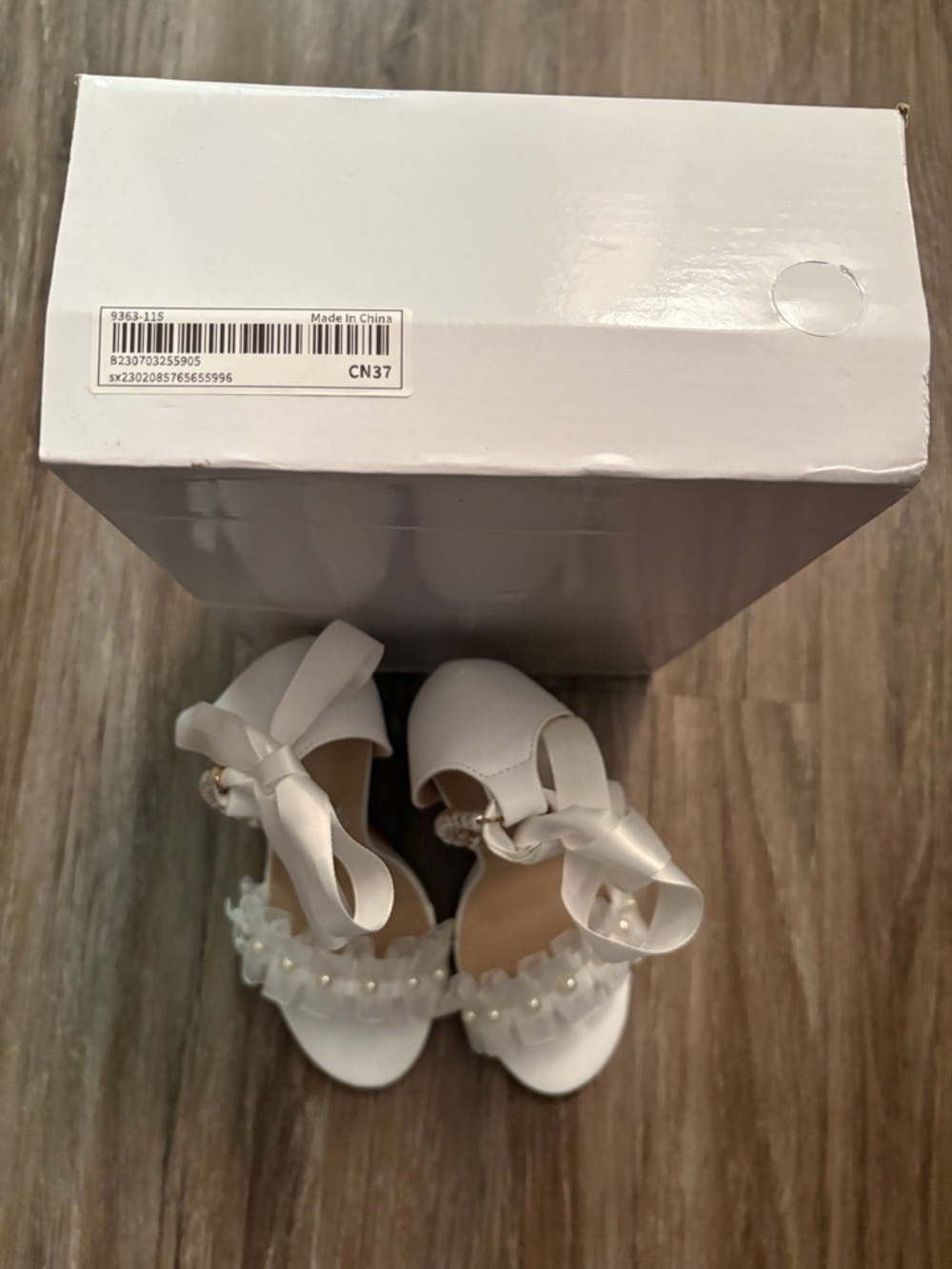 Wedding Bride Elegant White Pearl-Embellished Women's Heels
6.5 (37) - Picture 5 of 5